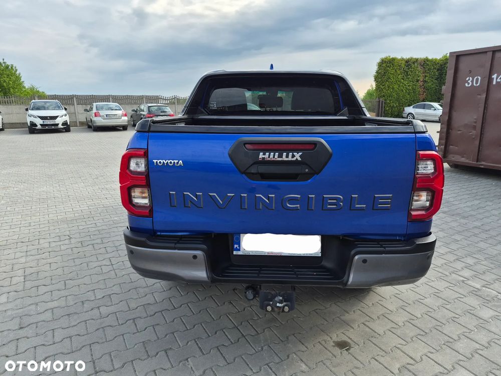 Toyota Hilux 2.8 D-4D Double Cab Invincible Sport 4x4 - 5