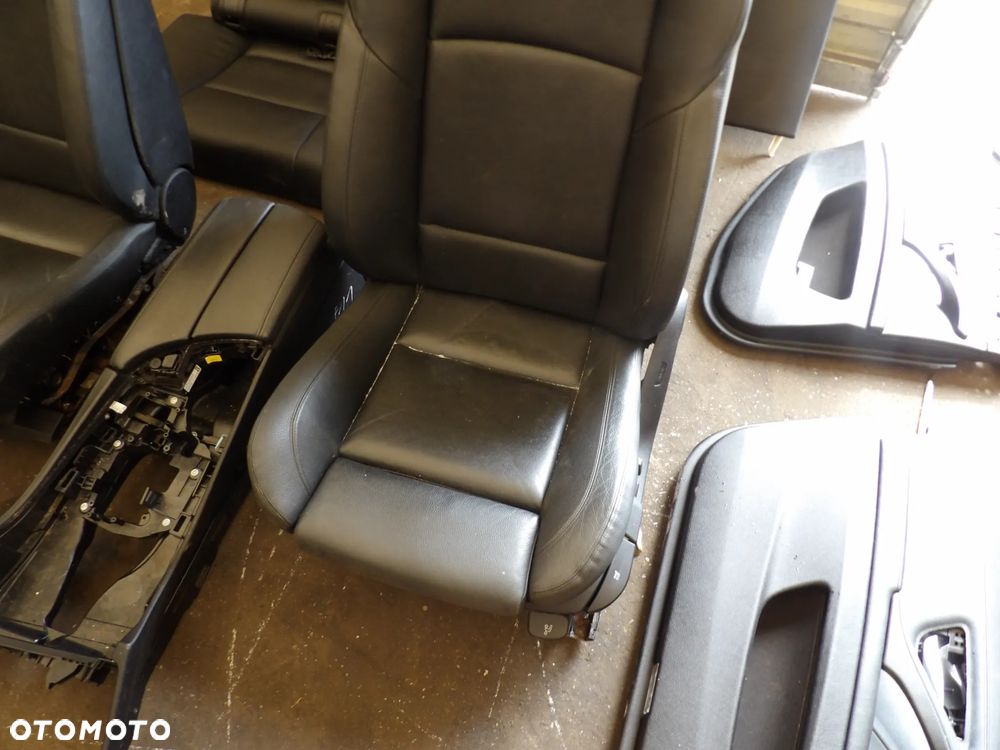 BMW - F11 - ZESTAW KANAP , FOTELI I BOCZKÓW - UK - 5