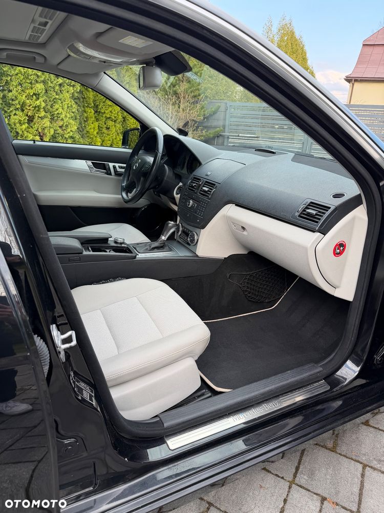 Mercedes-Benz Klasa C 280 7G-TRONIC Avantgarde - 17