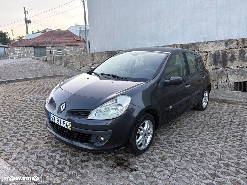 Renault Clio 1.2 16V Dynamique - 1