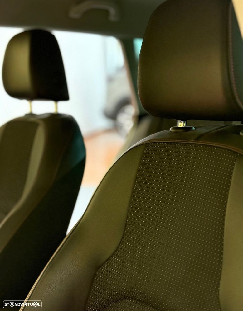 SEAT Leon 2.0 TDI DPF FR - 13