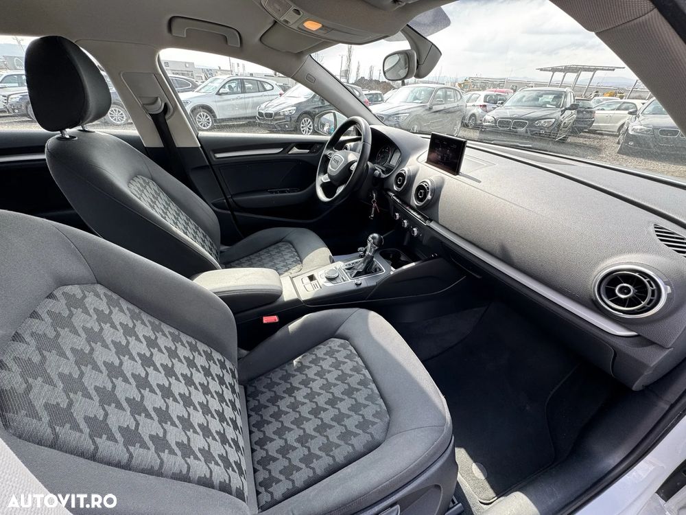 Audi A3 1.6 TDI S tronic Ambiente - 17