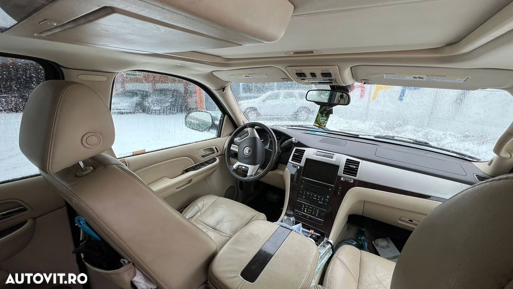Cadillac Escalade - 10