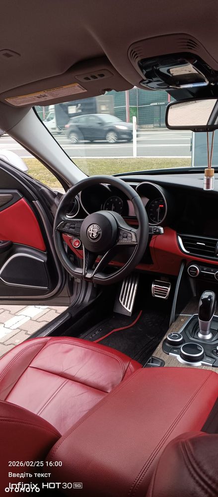 Alfa Romeo Giulia 2.0 Turbo 16V AT8 Veloce Ti - 17