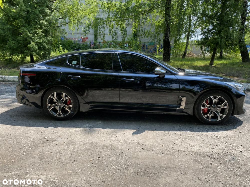 Kia Stinger - 2