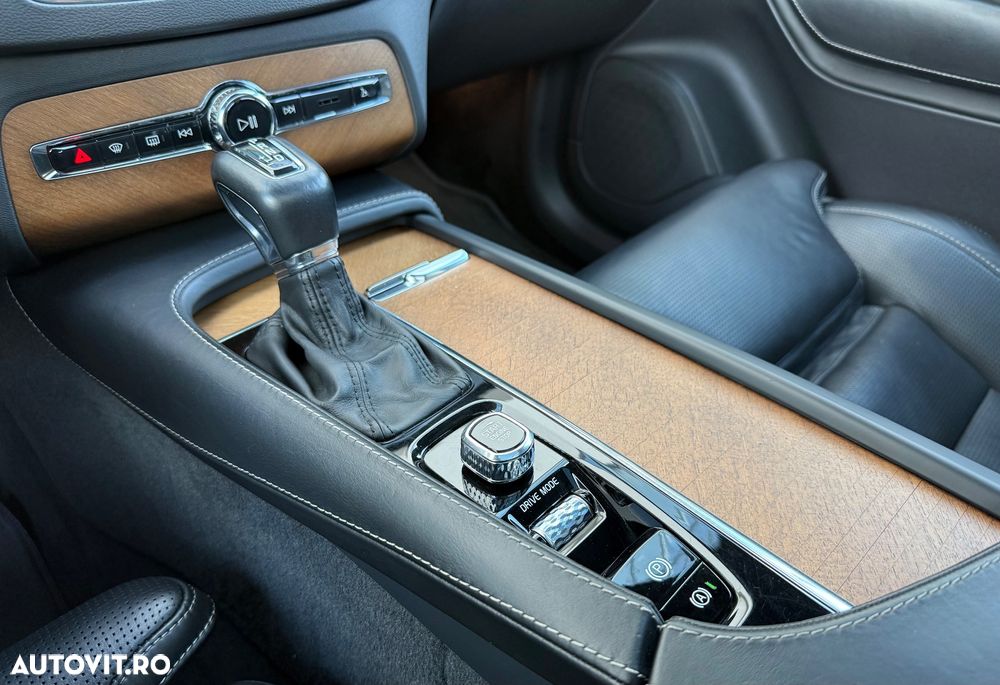 Volvo XC 90 D5 AWD Geartronic Inscription - 30