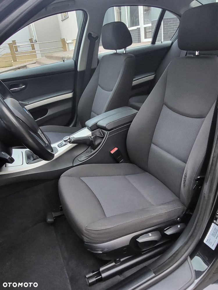 BMW Seria 3 318i Edition Sport - 15