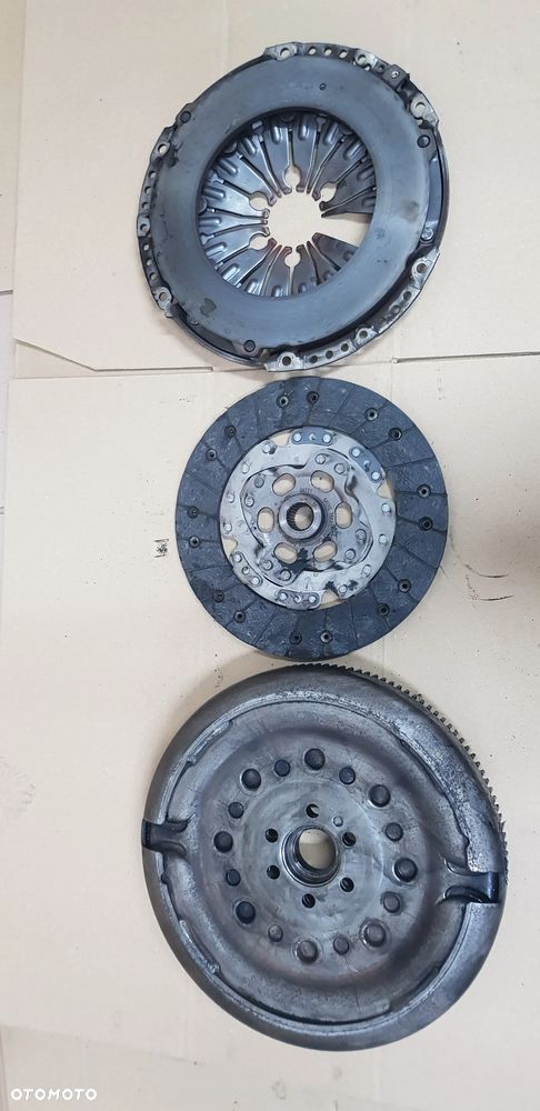 Kompletne sprzegło, koło dwumasowe Vw Seat Golf Touran Caddy Toledo Altea Skoda Octavia II 1.9 tdi 105km BLS - 1