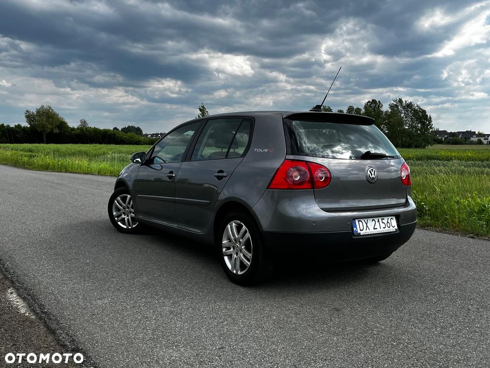 Volkswagen Golf - 4