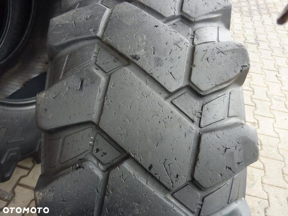 2x Opona używana 400/70-24 ; 400/70R24 CAMSO 1200zł(szt.) W2472 - 4