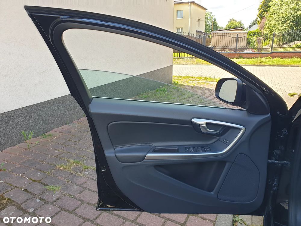 Volvo V60 D3 Geartronic Summum - 21