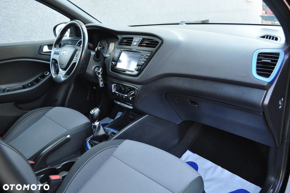 Hyundai i20 blue 1.2 Select - 15