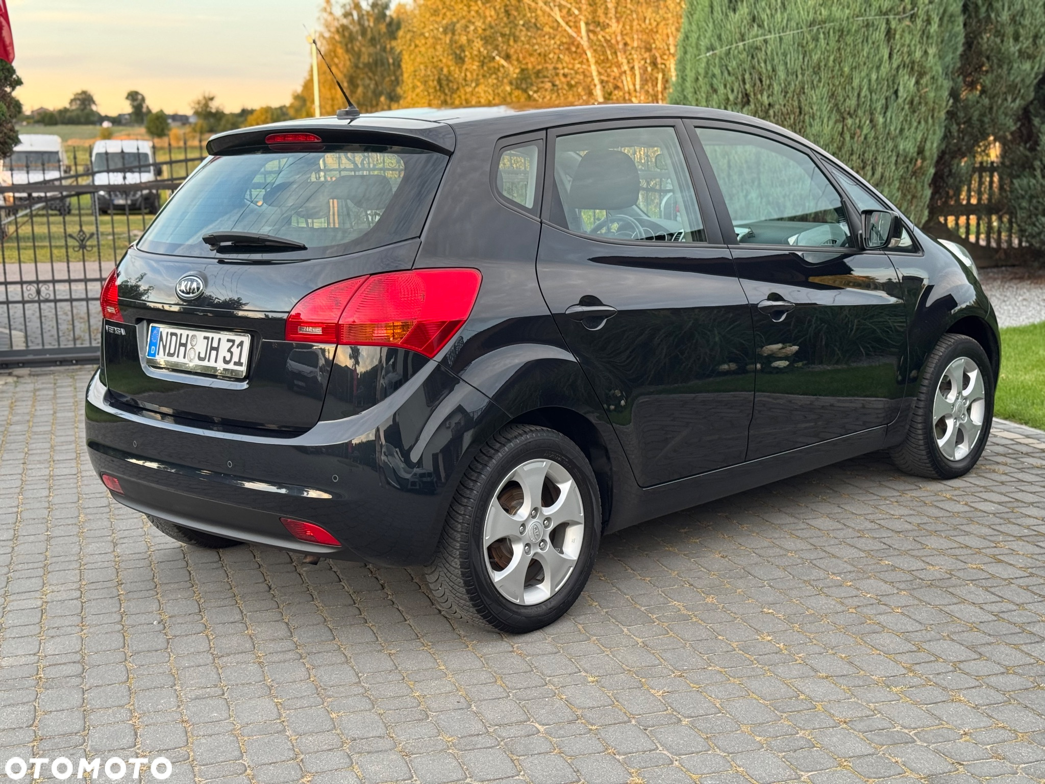 Kia Venga 1.6 CVVT Black Collection - 12