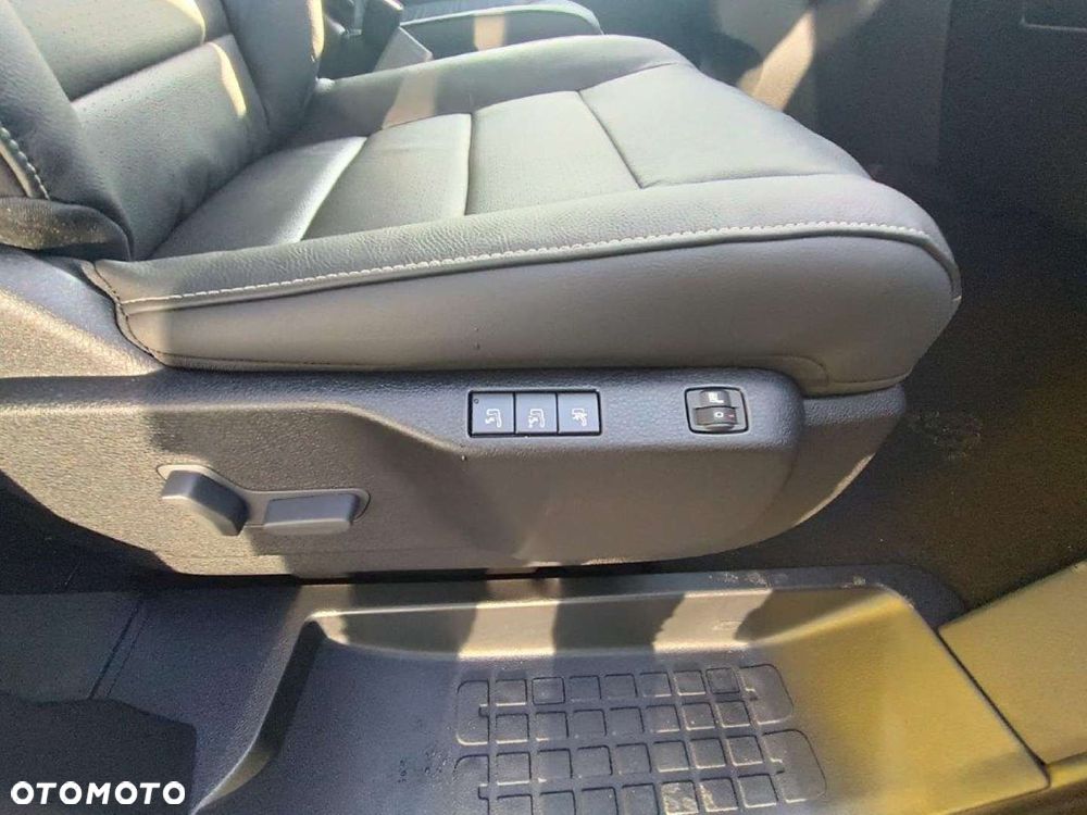 Peugeot Traveller 2.0 BlueHDi Long Business EAT8 - 30