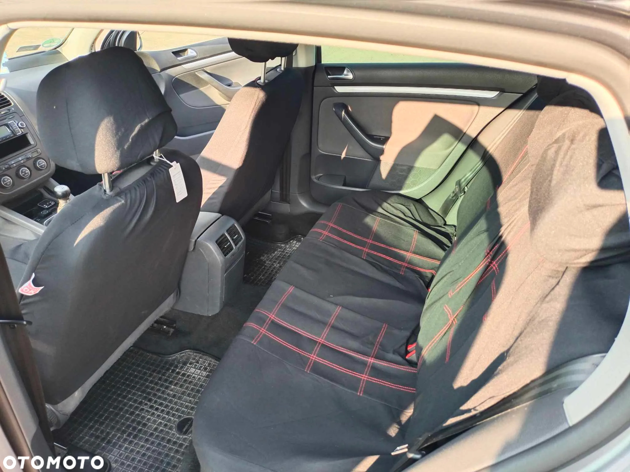 Volkswagen Golf - 5
