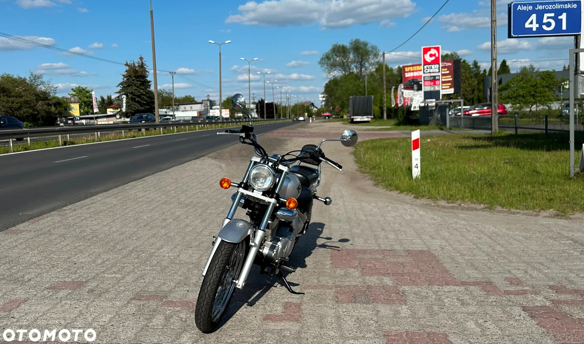Suzuki Intruder - 6