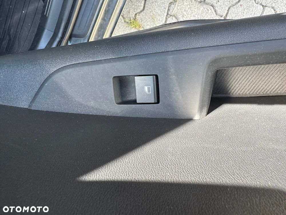 Kia Niro e-Niro 64kWh M - 20