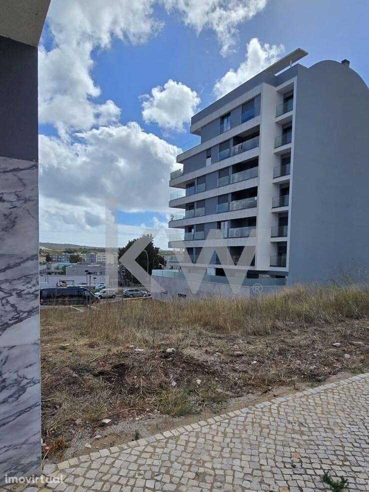Lote de terreno com projeto aprovado e licença a pagamento na Amadora - Grande imagem: 4/11