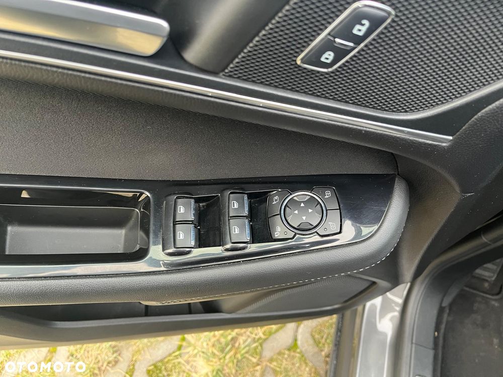 Ford S-Max - 14