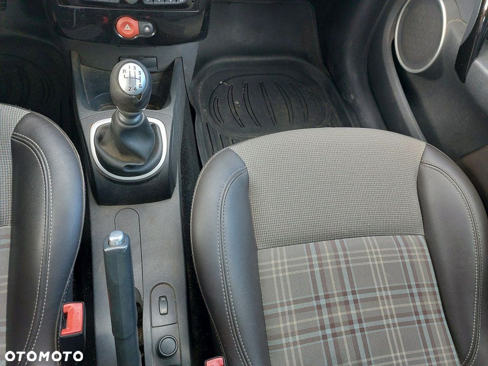 Renault Clio - 22