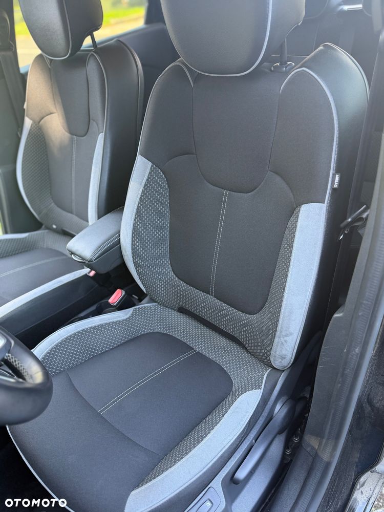 Renault Captur - 16