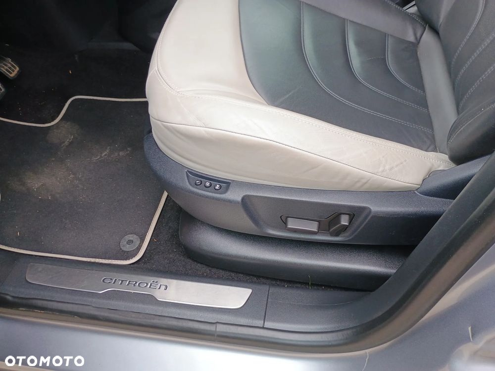 Citroën C4 SpaceTourer PureTech 130 Stop&Start SHINE - 11