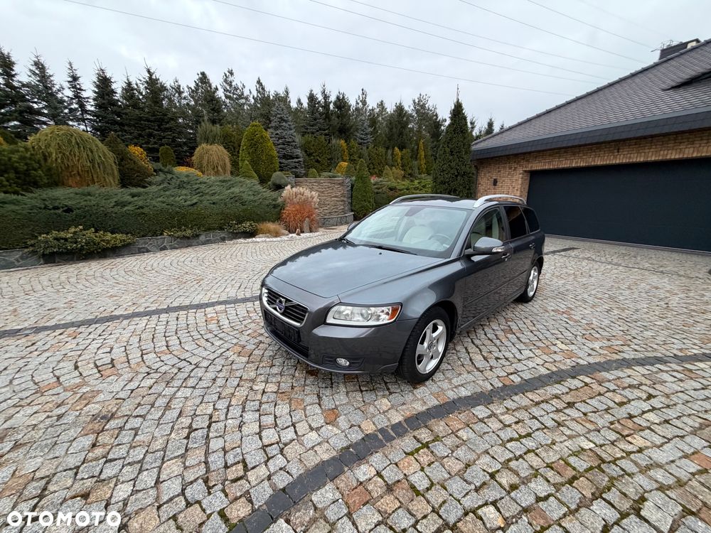 Volvo V50 2012 photo 2
