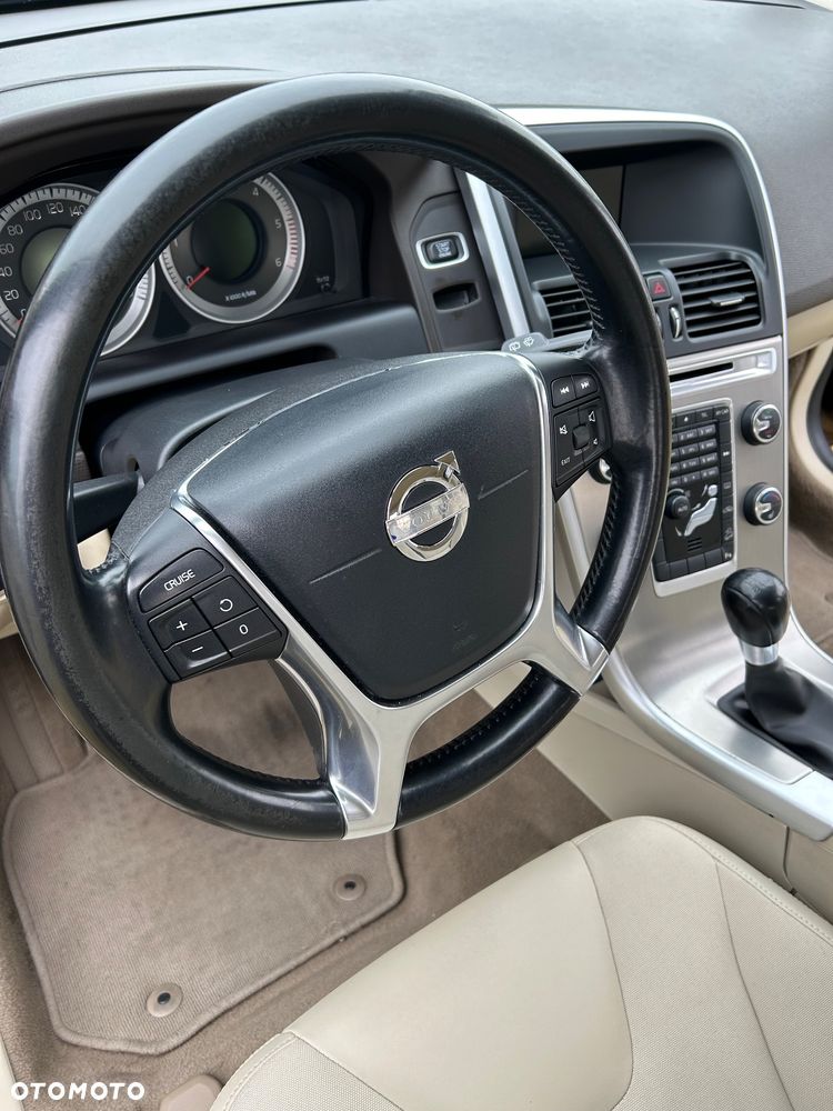 Volvo XC 60 D5 AWD Momentum - 19
