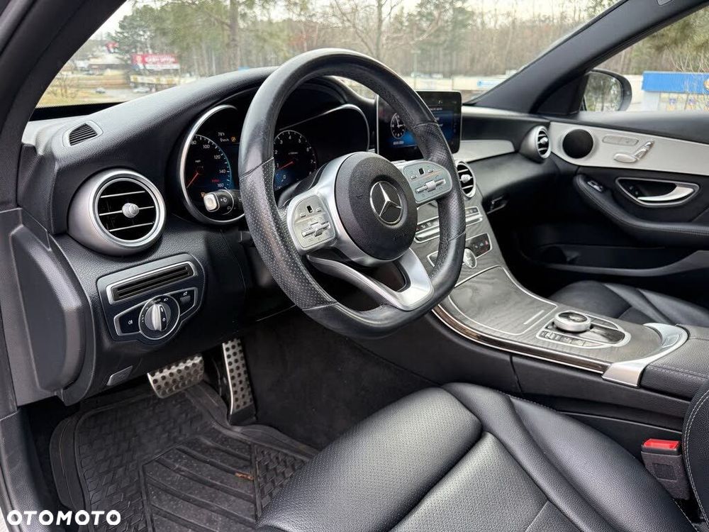 Mercedes-Benz Klasa C 300 4Matic 9G-TRONIC AMG Line - 17