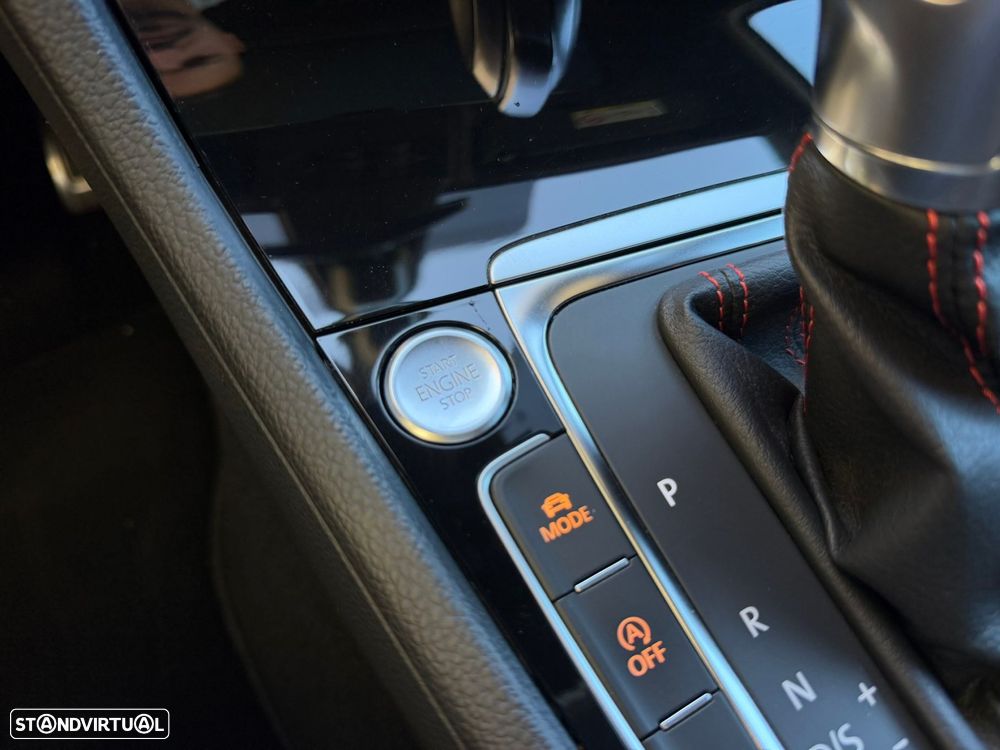 VW Golf 2.0 TSI GTI DSG Performance - 41