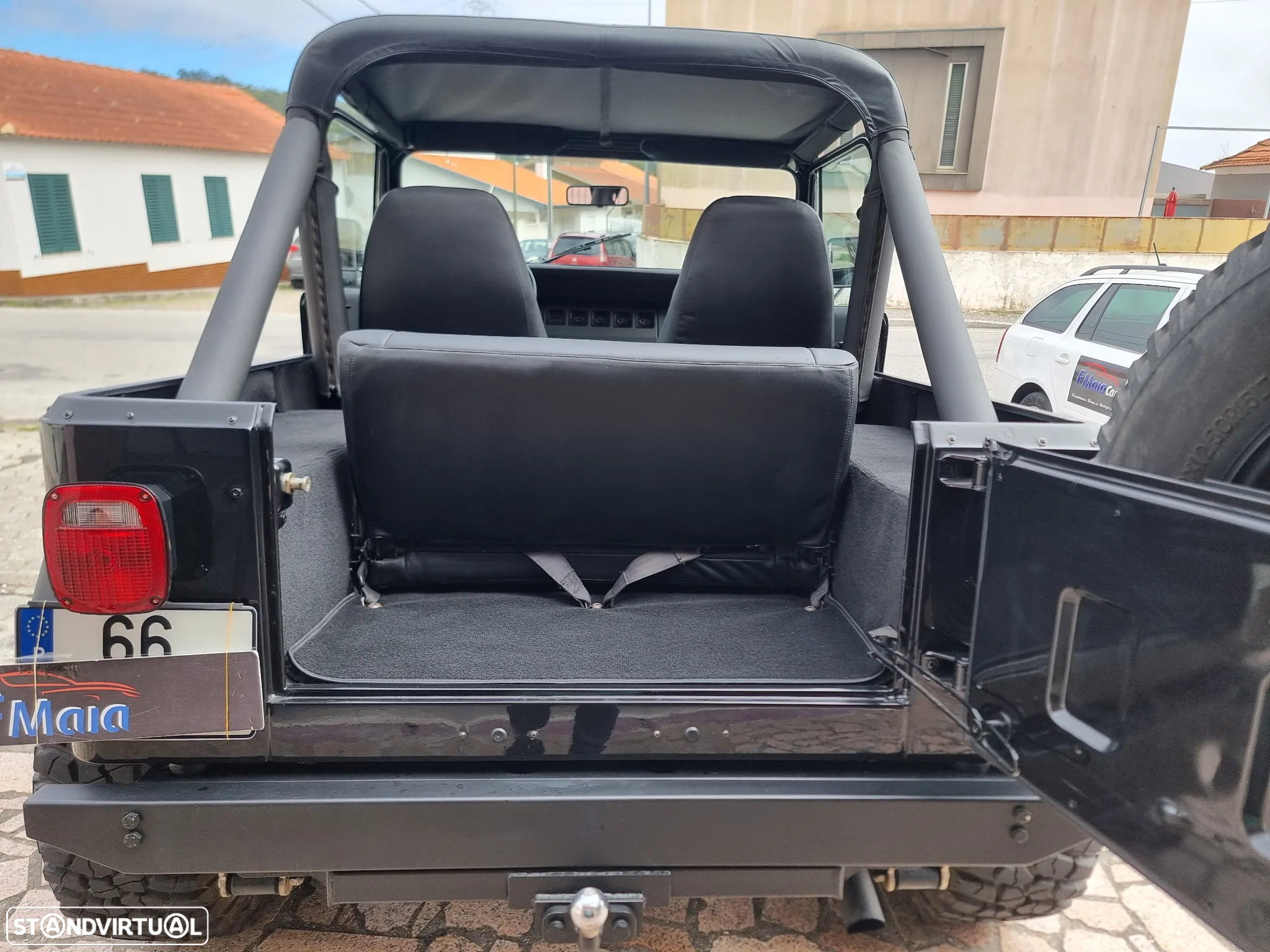 Jeep Wrangler - 9