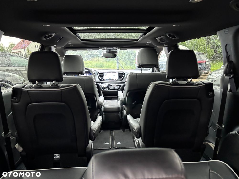 Chrysler Pacifica - 24