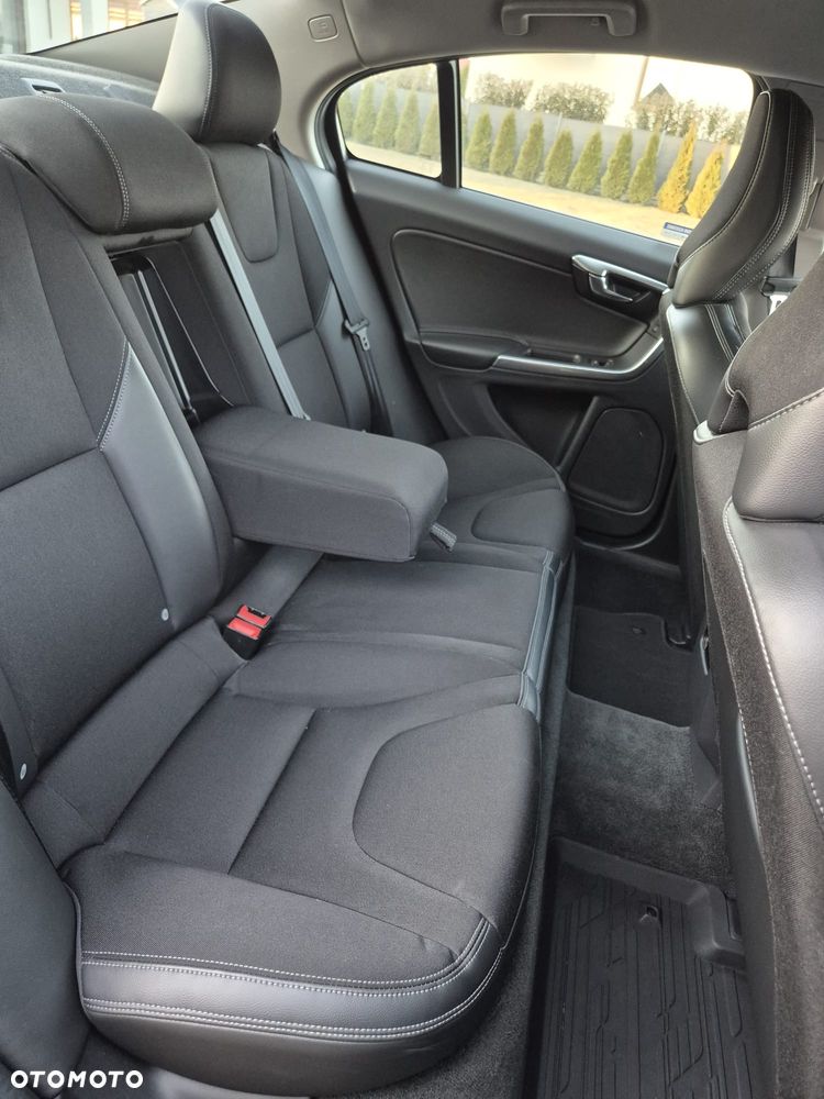 Volvo S60 D3 Momentum - 6