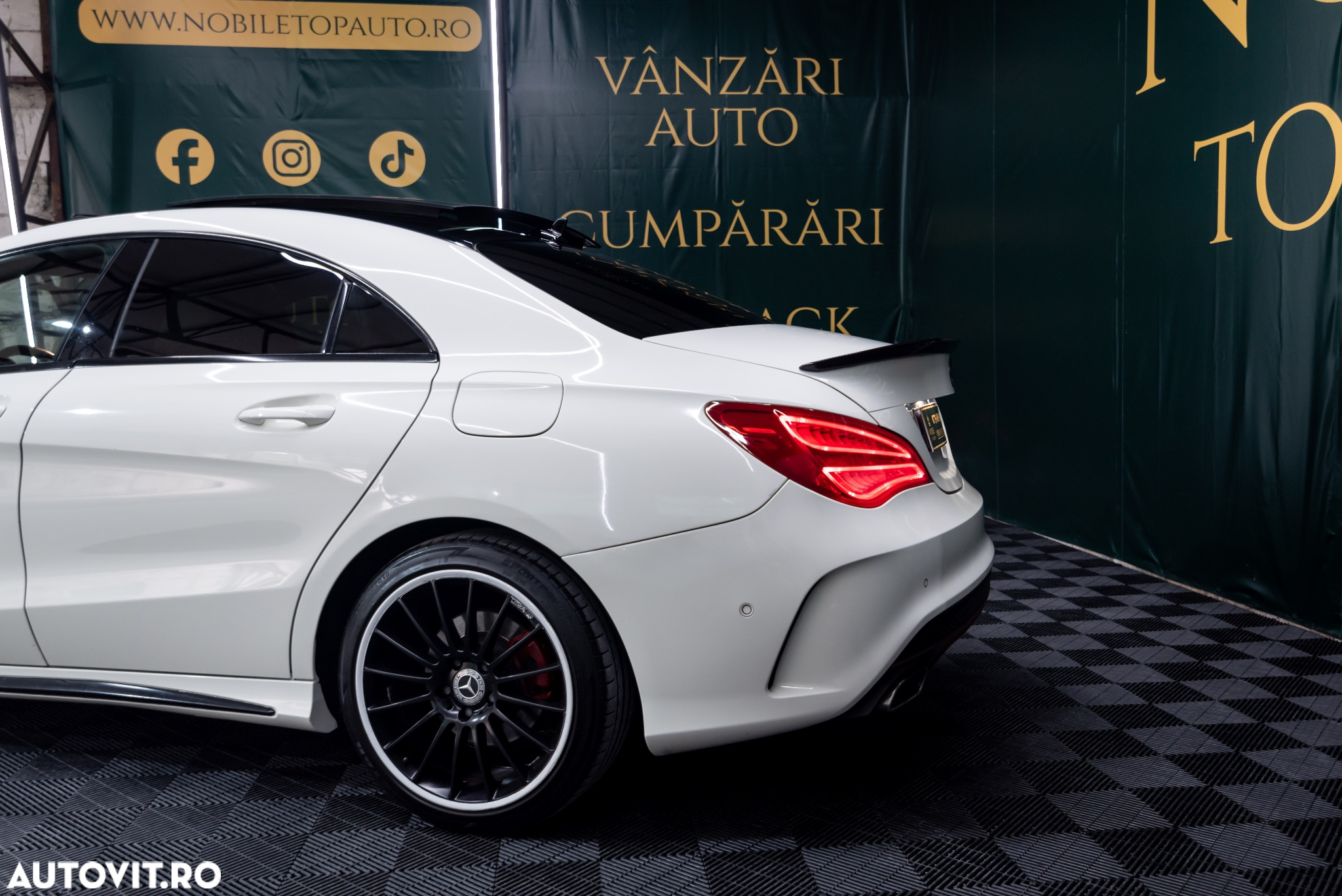 Mercedes-Benz CLA 200 7G-DCT AMG Line - 6