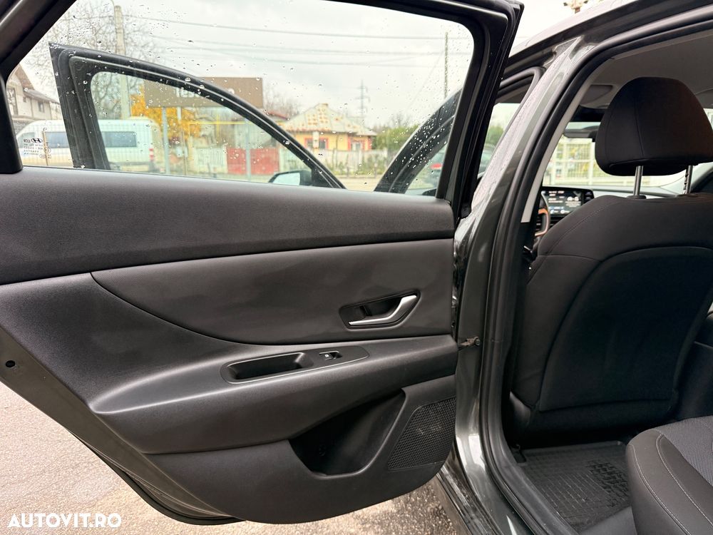 Hyundai Elantra 1.6 l 123 CP 6MT Highway - 17