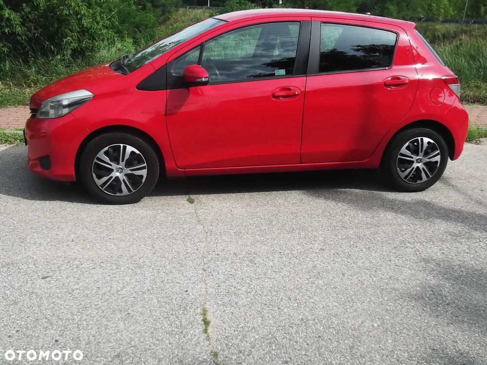 Toyota Yaris 2013 photo 3