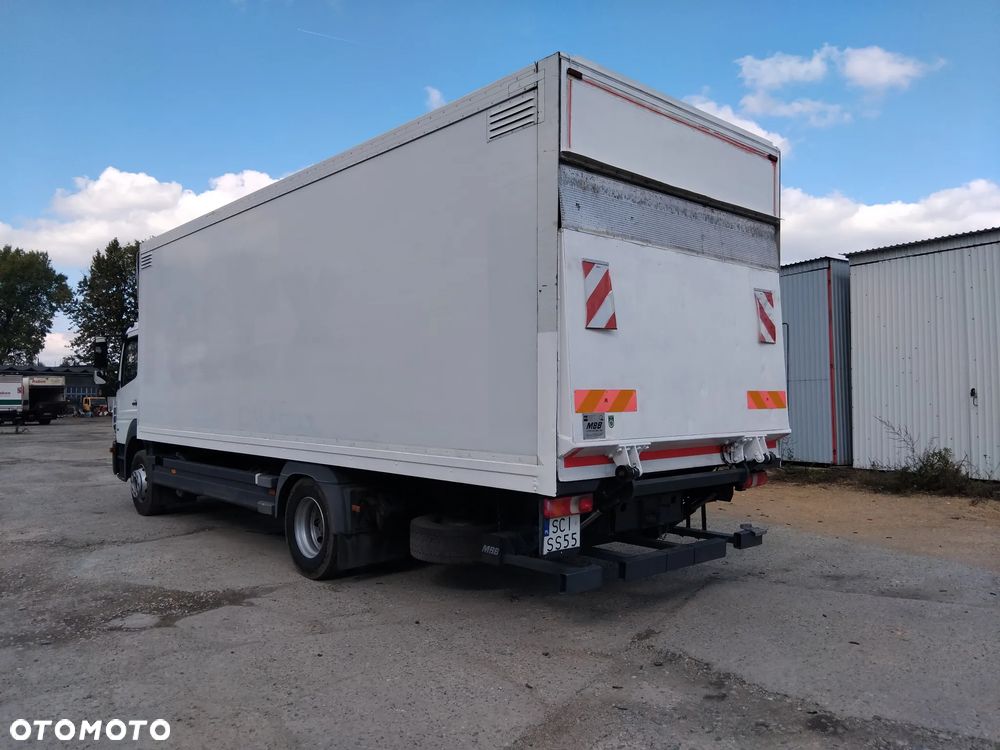 Mercedes-Benz 1221 - 5