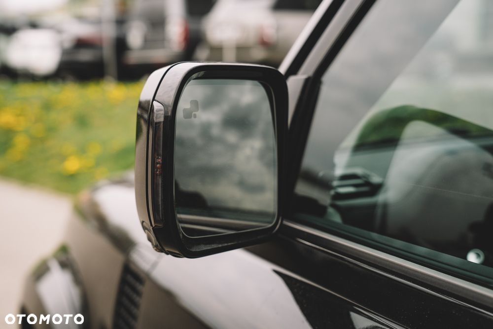 Land Rover Defender 3.0 D300 mHEV SE - 25