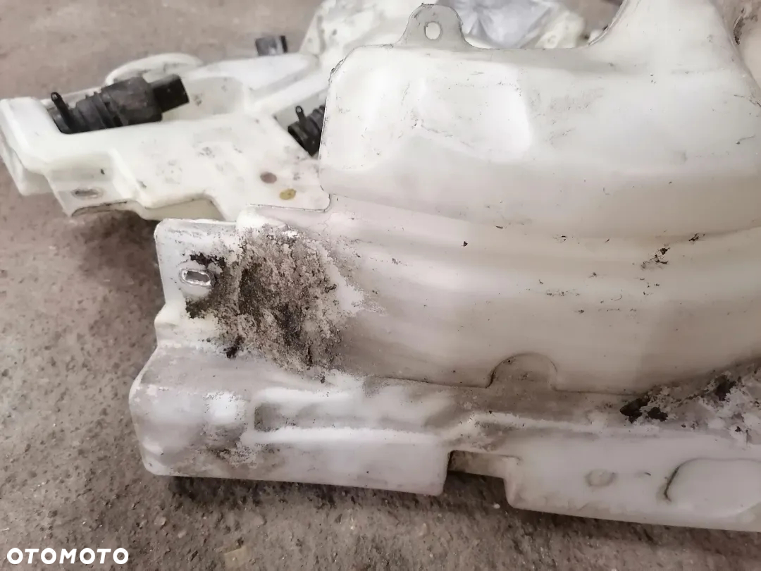 Zbiornik Zbiorniczek Płynu Spryskiwaczy Pompki Audi A8 D3 - 5
