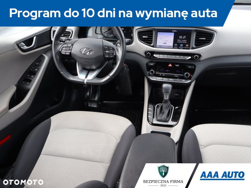 Hyundai IONIQ - 8