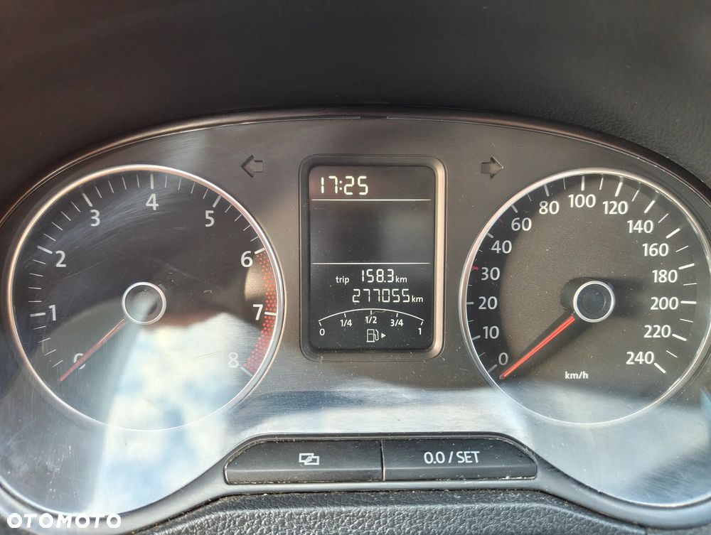 Volkswagen Polo 1.4 16V Comfortline - 9