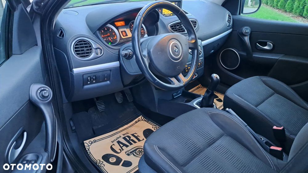Renault Clio - 10