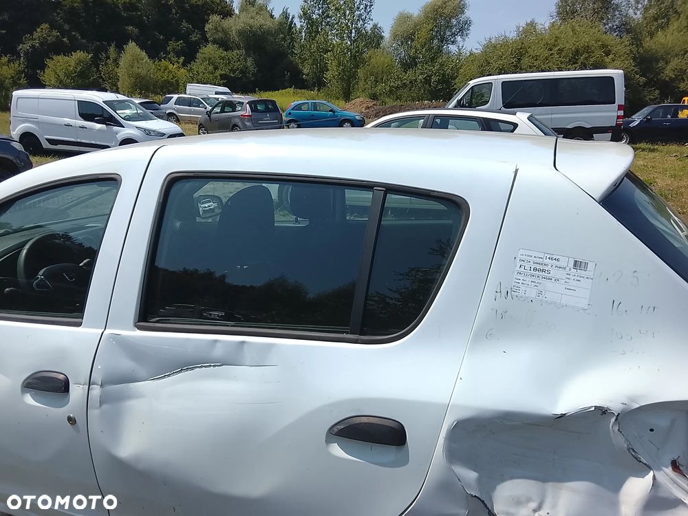 Dacia Sandero - 6