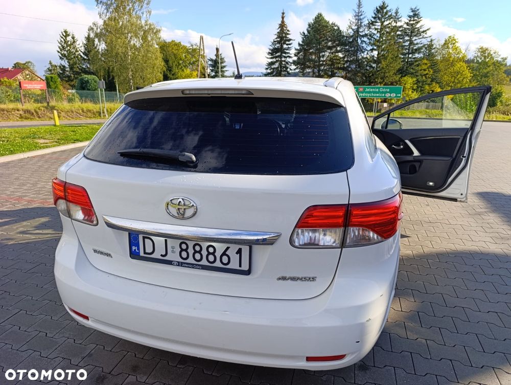 Toyota Avensis - 17