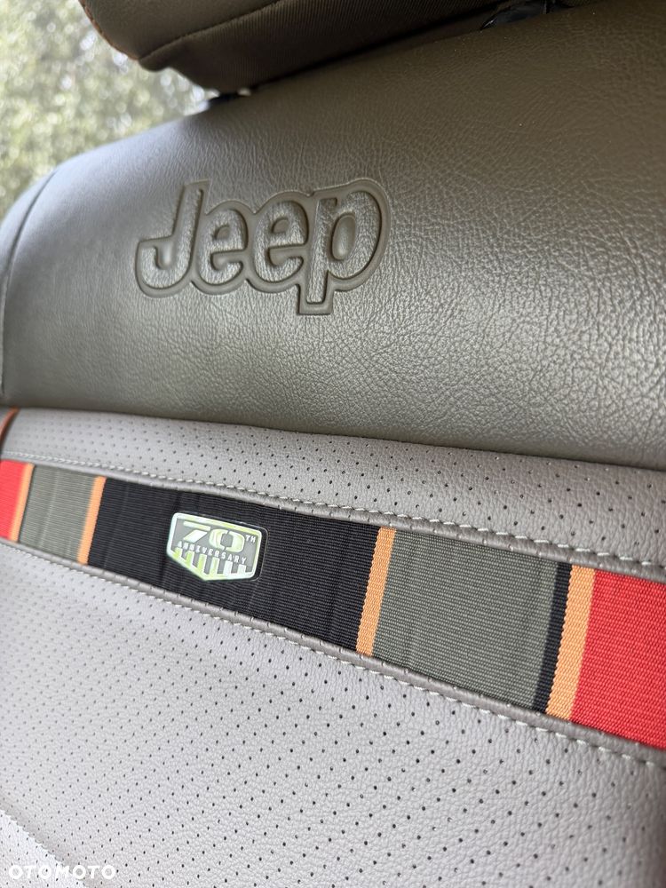 Jeep Wrangler Unlimited 3.8 Sahara - 29