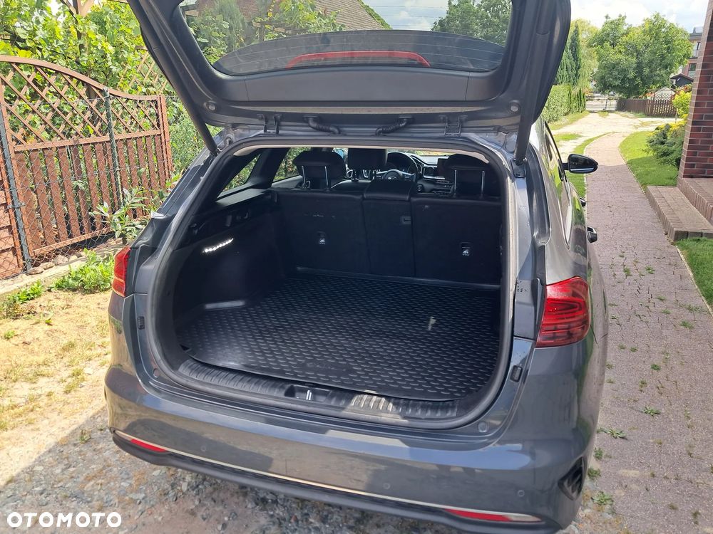 Kia Ceed 1.6 CRDi mHEV M - 4