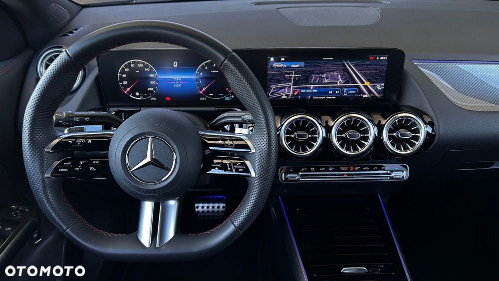 Mercedes-Benz GLA 200 AMG Line - 15