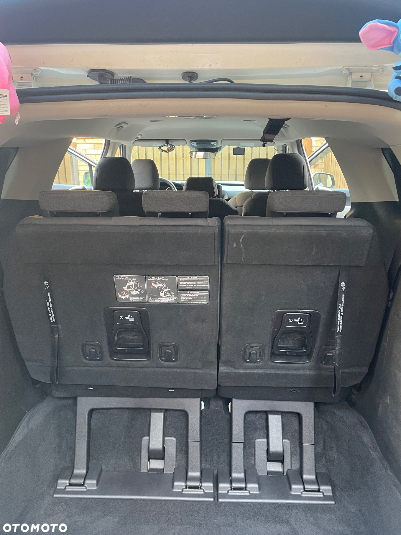 Kia Carnival - 35