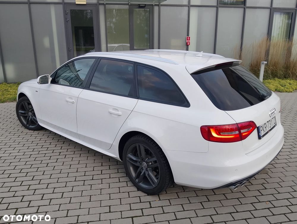 Audi A4 Avant - 33