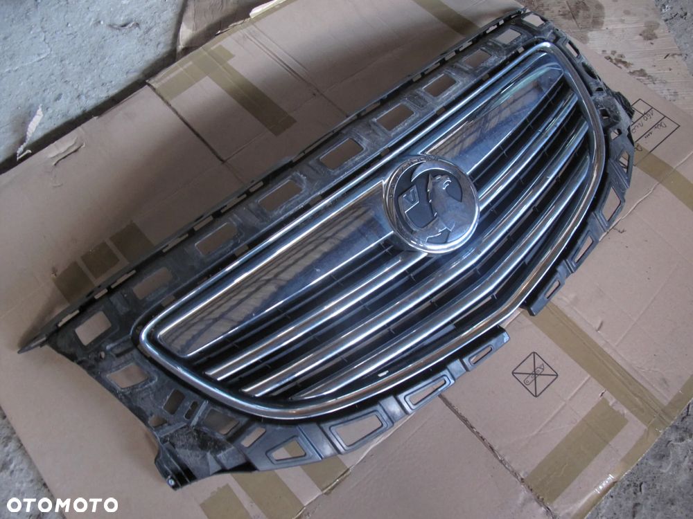 GRILL opel insignia A - 3